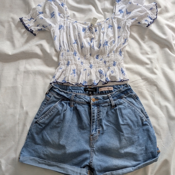 2/$20 BCBGeneration Denim Blue Jean Shorts - Picture 6 of 7